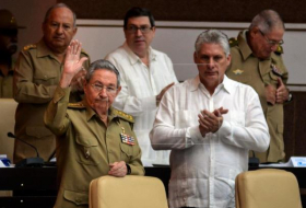 Cuba encara 2017 con la primera recesión en 23 años y blinda la figura de Fidel