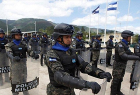 Honduras reorganiza su Policía y despide a 2100 agentes