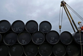 Petrolero peruano: Precios petroleros mantendrán caída a pesar de acuerdo de OPEP  