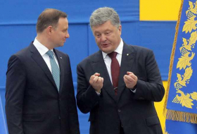 Poroshenko y Duda examinan el ataque al Consulado polaco en Ucrania