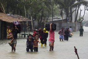 Aumenta a 147 el número de muertos por aludes en Bangladés