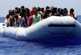 Cientos de migrantes del barco Aquarius llegan a España