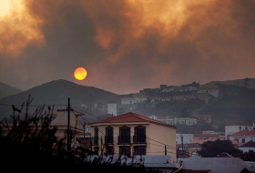 Evacuación masiva en la isla canaria de La Palma tras un incendio