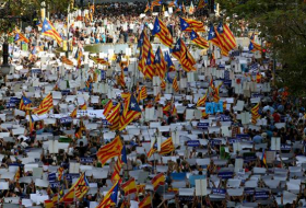 Arranca en Barcelona una marcha histórica frente al terrorismo con miles de personas