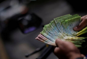 Presidente Maduro aumenta el salario mínimo de los venezolanos en 40%
