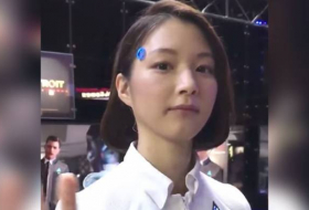 ¿Es un androide o una mujer? Video perturbador desconcierta a los internautas