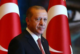 OTAN despide al oficial que toma como blanco a Erdogan