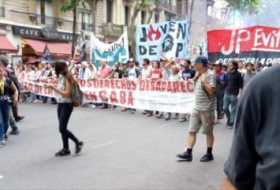Marcha de la Gorra contra agresión policial llega a Buenos Aires