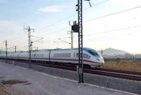 Varios heridos tras descarrilar un tren en España