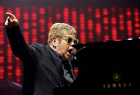 Elton John revive en Barcelona sus dorados años 70, con fuerza y contundencia