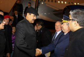 Presidente de Venezuela llega a Turquía para Cumbre Extraordinaria de Organización para la Cooperación Islámica