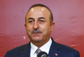 Ministro de Exteriores Çavuşoğlu critica la postura de los EEUU sobre FETÖ