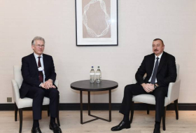 El presidente Ilham Aliyev se reúne con el CEO de Royal Philips