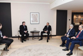 El presidente Ilham Aliyev mantiene entrevista con el vicepresidente de Chevron Corporation