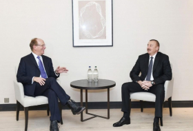 El presidente Ilham Aliyev se reúne con el director de la compañía estadounidense Black Rock