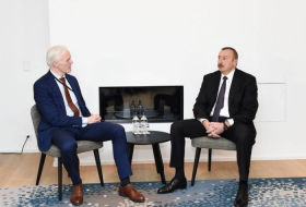 Ilham Aliyev se encuentra con Michel Van der Bel