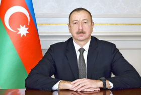 Ilham Aliyev felicita a su par hondureño 