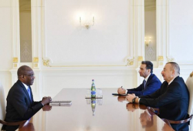 Presidente azerbaiyano admite al director ejecutivo de Smart Africa- Actualizado