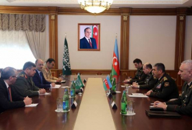 Azerbaiyán y Arabia Saudita discutieron la cooperación militar