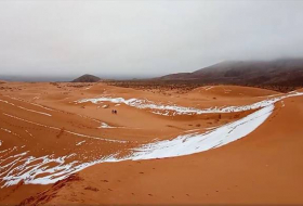 Insólito: El Sáhara se cubre de nieve por segunda vez este invierno (FOTOS)