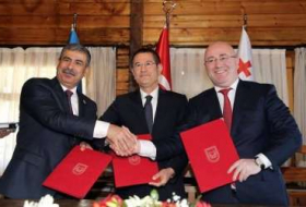 Azerbaiyán, Turquía y Georgia firman un memorando de entendimiento en el ámbito de la defensa