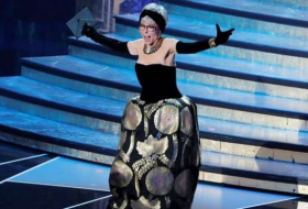 La actriz puertorriqueña Rita Moreno asiste a los Óscar con el mismo vestido que usó en 1962