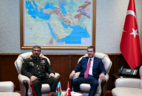Mantenida la reunión entre los ministros de Defensa de Azerbaiyán y Turquía