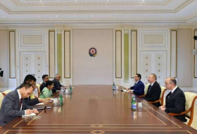 Ilham Aliyev recibe a la ministra india de Asuntos Exteriores
