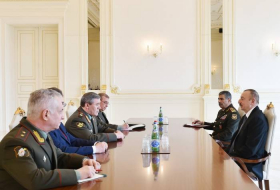 Ilham Aliyev discute las relaciones militares con Guerasimov - ACTUALIZADO