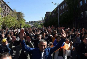 El presidente de Armenia hace un llamamiento al diálogo tras las protestas contra Sargsyán