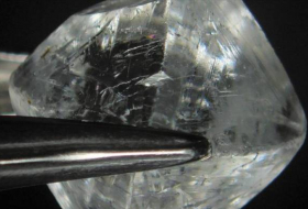 Investigadores hallan forma de doblar los diamantes