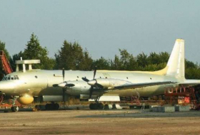 VIDEOS: Así fue el aterrizaje de emergencia de Il-38 indio en un aeropuerto de Moscú