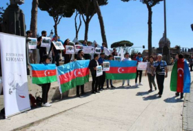 Protestas en Italia a la visita de Sargsyán  - FOTOS