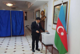 La votación comienza en la embajada de Azerbaiyán en Irán