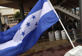 Honduras lamenta que EEUU cancele protección migratoria para miles de connacionales
