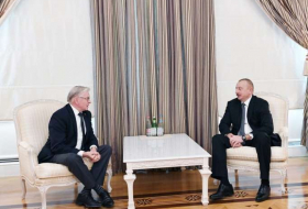 Ilham Aliyev recibe al ex presidente de la PACE- Actualizado