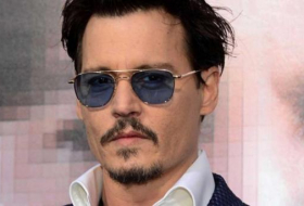 VIDEO: El Mercedes de Johnny Depp choca contra una pared en San Petersburgo