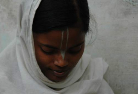 Detenido en la India por abusar de su hija y justificar 
