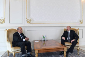 Ilham Aliyev recibe al ministro francés para Europa y de Asuntos Exteriores