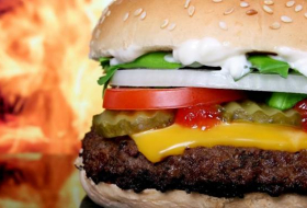 Biólogos hallan un sistema para comer hamburguesas y pizzas sin engordar