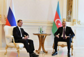 Primer ministro ruso felicita a Ilham Aliyev