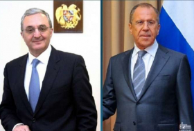 Ministro armenio viaja a Moscú para abordar el conflicto de Karabaj
