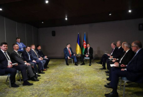 Ilham Aliyev se reunió con Poroshenko en Eskisehir - FOTO