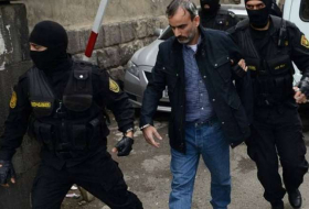El lider y los miembros de una organización terrorista en Armenia se liberaron de la cárcel