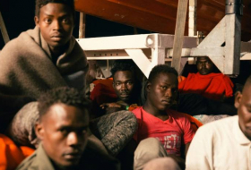 Francia dice que los migrantes a bordo del 'Lifeline' podrían desembarcar en Malta