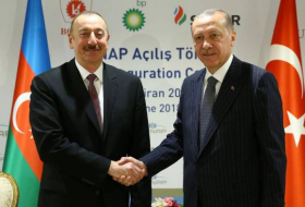 Ilham Aliyev se reúne con Racab Tayyip Erdogan