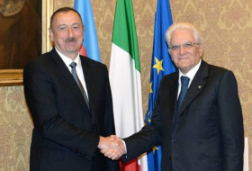 Ilham Aliyev da la bienvenida a su par italiano