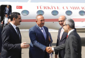 Canciller turco llega a Azerbaiyán