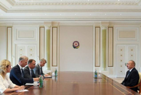 Ilham Aliyev recibe al Representante Especial de la UE