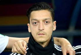 Mesut Ozil se retira de la selección de Alemania debido al 